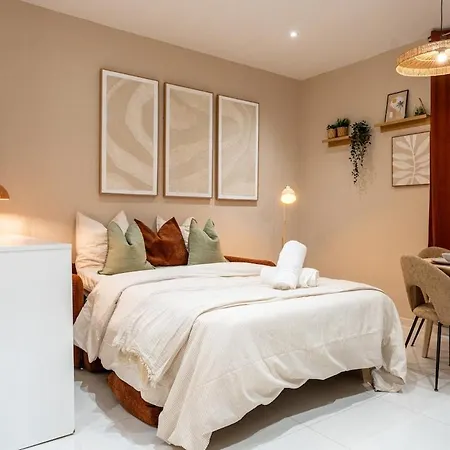 Monaco 5 Min Walk, Quiet 1br, 4 Guests Beausoleil