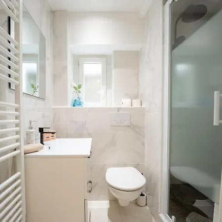 Monaco 5 Min Walk, Quiet 1br, 4 Guests * Beausoleil