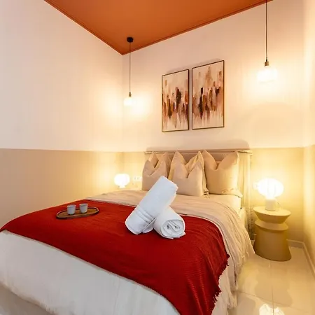 Monaco 5 Min Walk, Quiet 1br, 4 Guests *